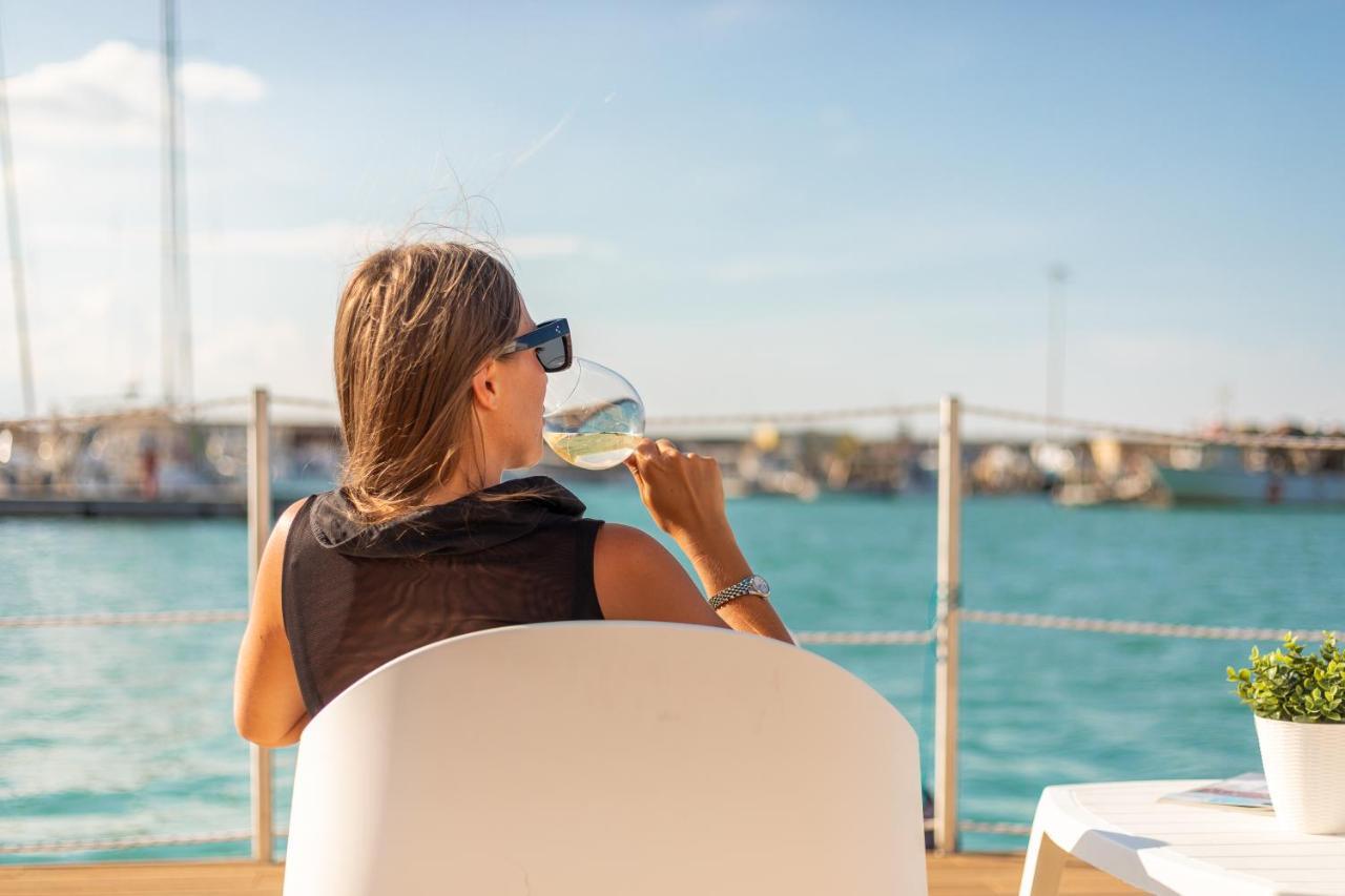Aqua Resort Giulianova - Houseboat Experience Ngoại thất bức ảnh